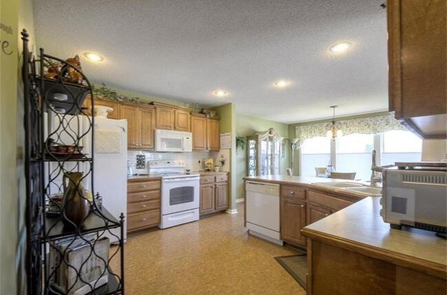 Foto del edificio - 100 maintenance free living