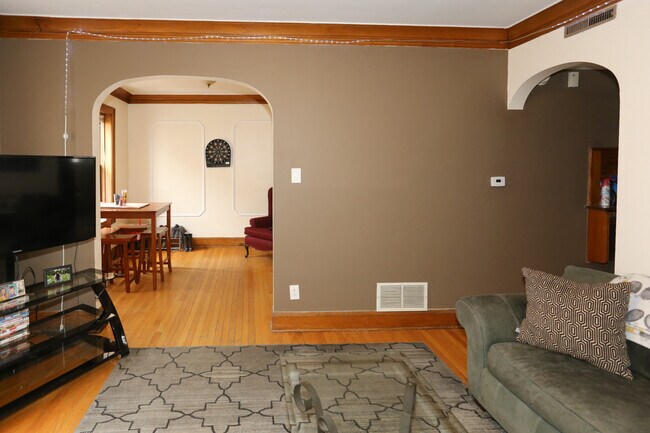 Foto del edificio - 3844 N Bernard St