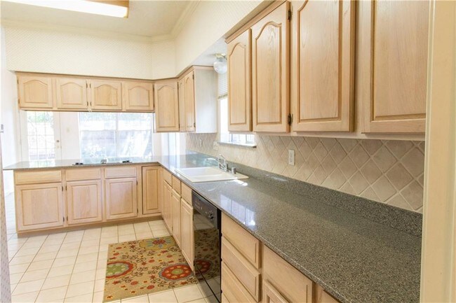 Foto del edificio - 7343 Highland Heather Ln