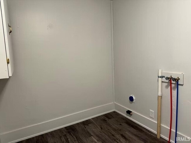 Foto del edificio - 818 E Main St