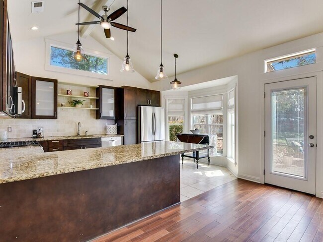 Building Photo - 509 Purple Sage Dr