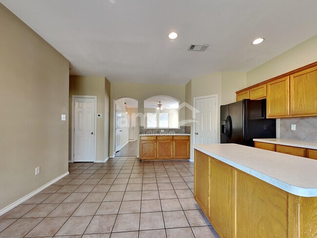 Foto del edificio - 2673 Silver Hill Dr
