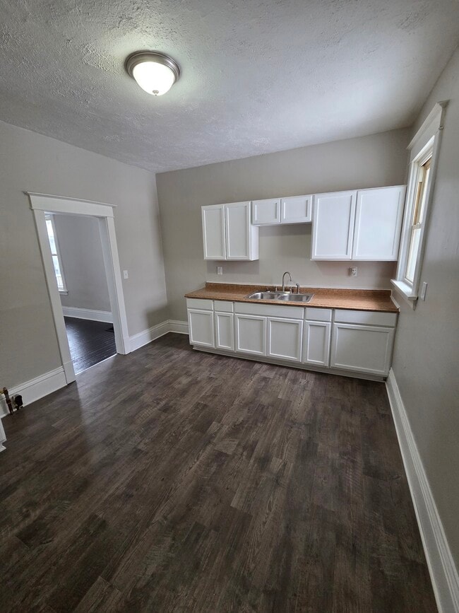 Foto del edificio - 295 Mason Ave