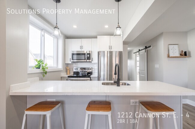 Photo du bâtiment - **Dream 2 bedroom with Modern finishes AVAILABLE Now!**