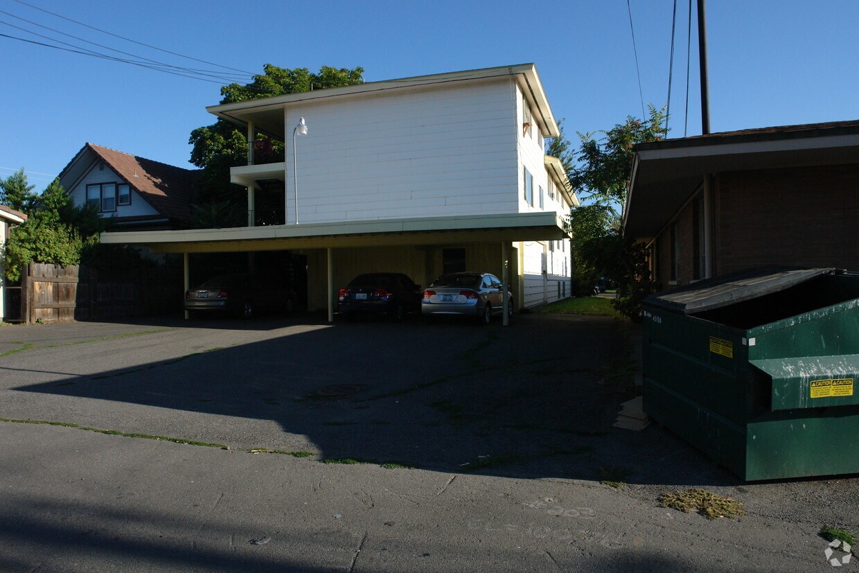 Foto del edificio - 814 E Sharp Ave