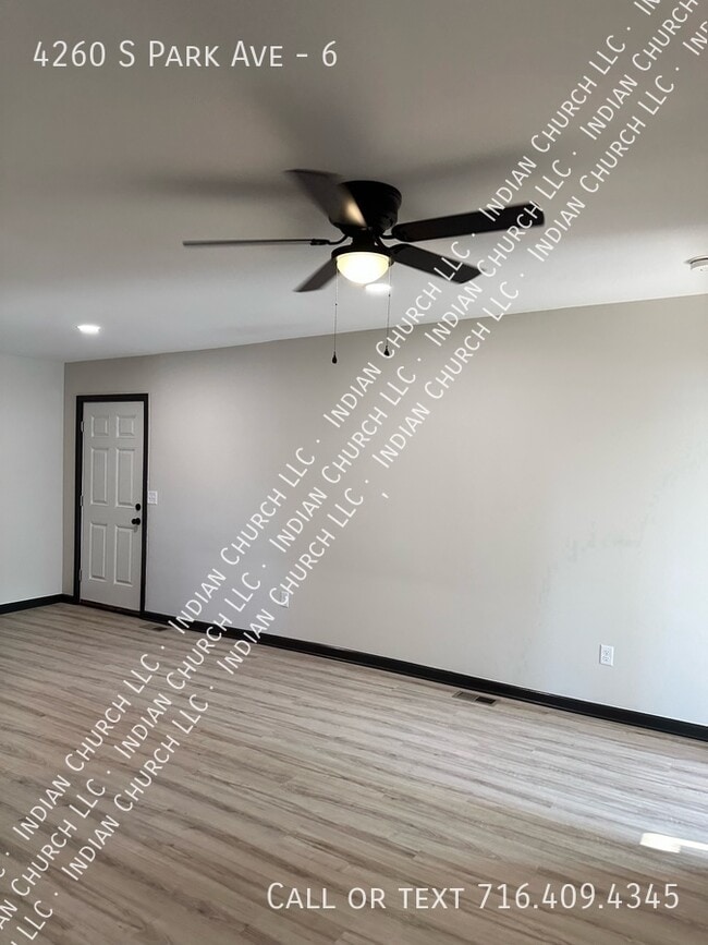 Building Photo - 4260 South Park Ave