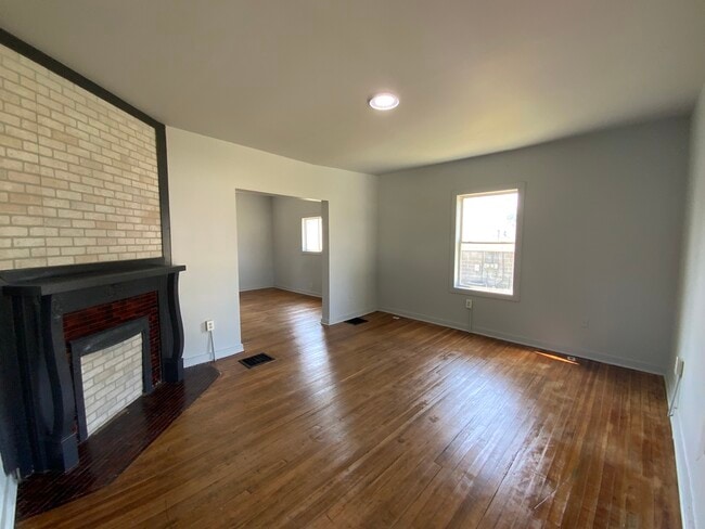 Building Photo - 503 N Franklin St