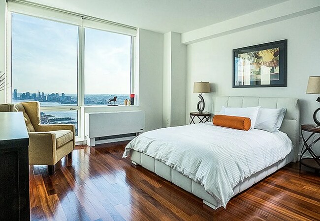 Foto del edificio - 622 W 42nd St