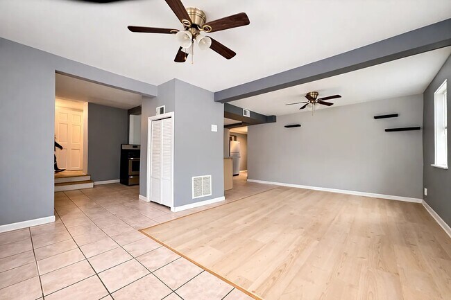 Foto del edificio - 8801 W Adler St