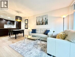 Building Photo - 833 Homer St