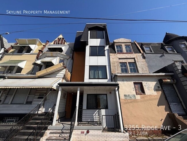 Building Photo - 3255 Ridge Ave