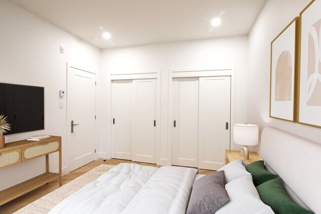 Building Photo - 266 Av. Lansdowne