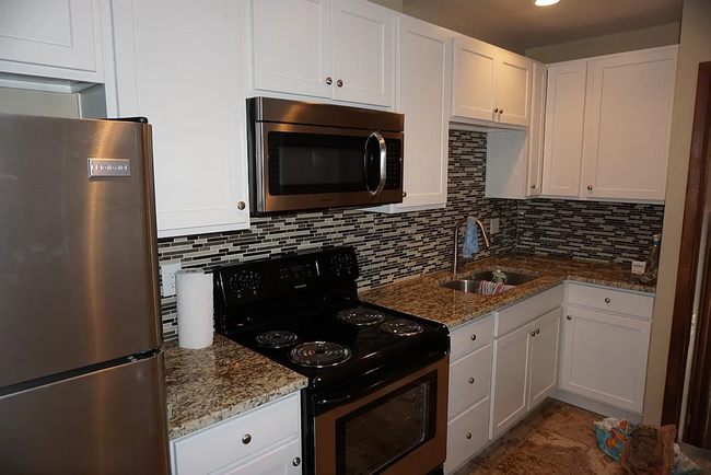 Building Photo - Duplex