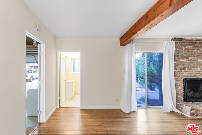 Building Photo - 2700 Rinconia Dr