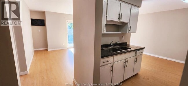 Building Photo - 3905 Riverside Dr