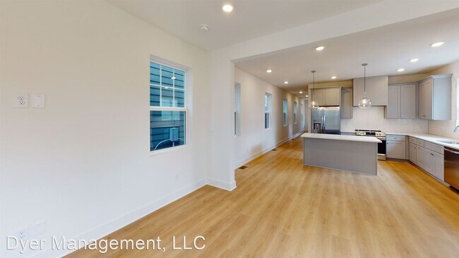 Building Photo - 4 br, 3 bath House - 602 South 11th Street #B