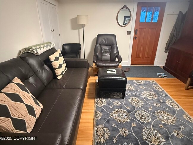 Building Photo - 623 Grant St