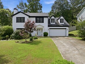 Building Photo - 310 Crescentview Ct