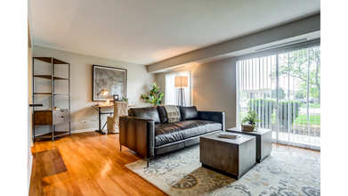 Room to Relax! - Twin Lake Towers