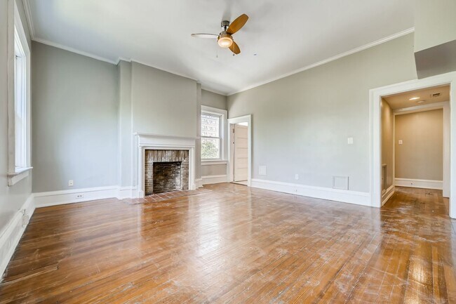 Foto del edificio - 1009 Cloverdale St