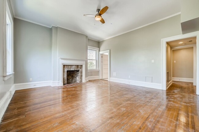 Building Photo - 1009 Cloverdale St