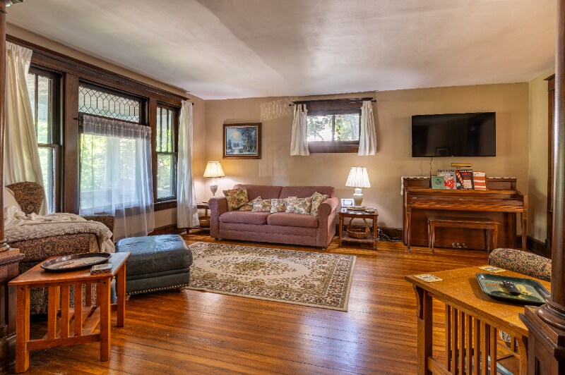 Foto principal - 2326 E 16th St