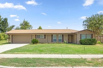 Building Photo - 1726 Wycliffe Dr