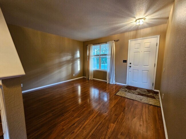 Foto del edificio - Fabulous 4 Bed Home Near Buckley Space For...