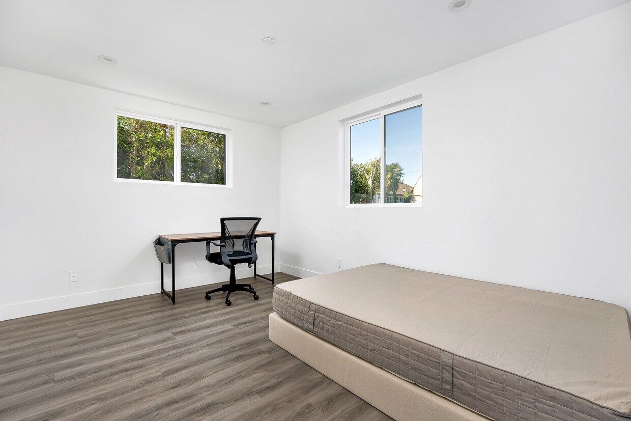 Foto principal - 1106 W 41st St