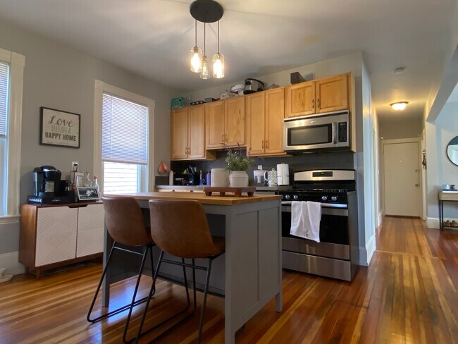 Building Photo - 56 Mansfield St