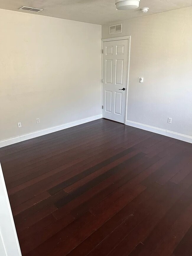 Foto del edificio - 3813 NW 27th St