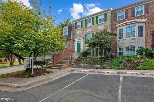 Building Photo - 417 Council Dr NE