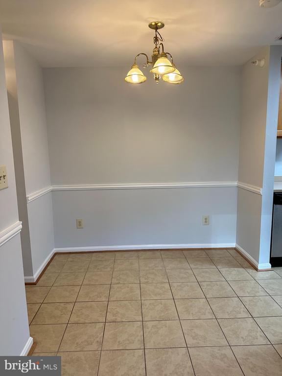 Building Photo - 100 Wild Oak Ln