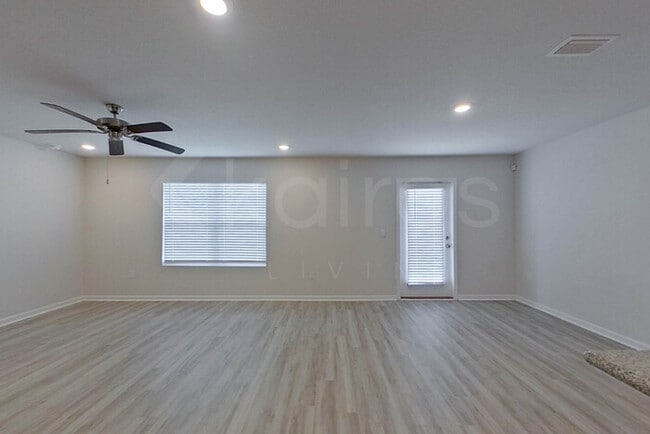 Building Photo - 110 Metalmark Dr