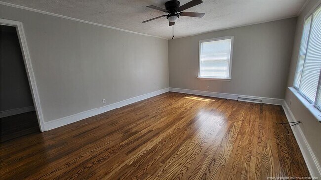 Foto del edificio - 311 E 16th St