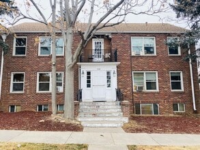 Building Photo - 719 W 20th St