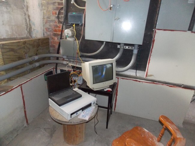 Foto del edificio - 576 Hale Ave