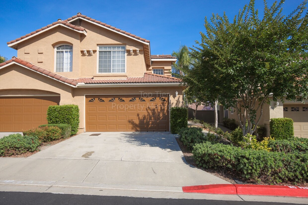 Primary Photo - Beautiful 3 bed / 2.5 bath / 1,150 sqft To...