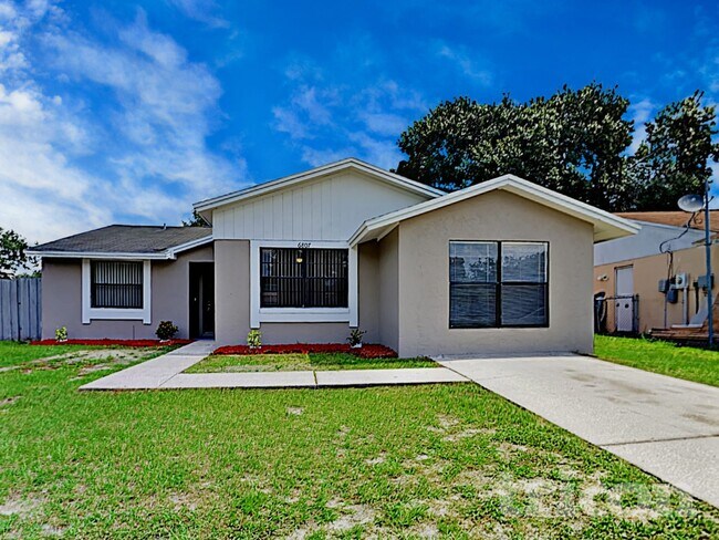 Foto del edificio - 6807 White Cliffs Way