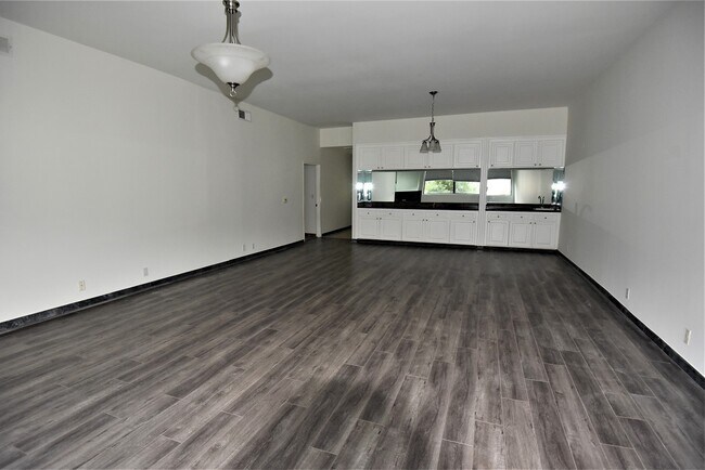 Building Photo - 4161 Los Feliz Blvd