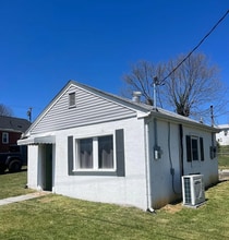 Building Photo - 1613 Newton St