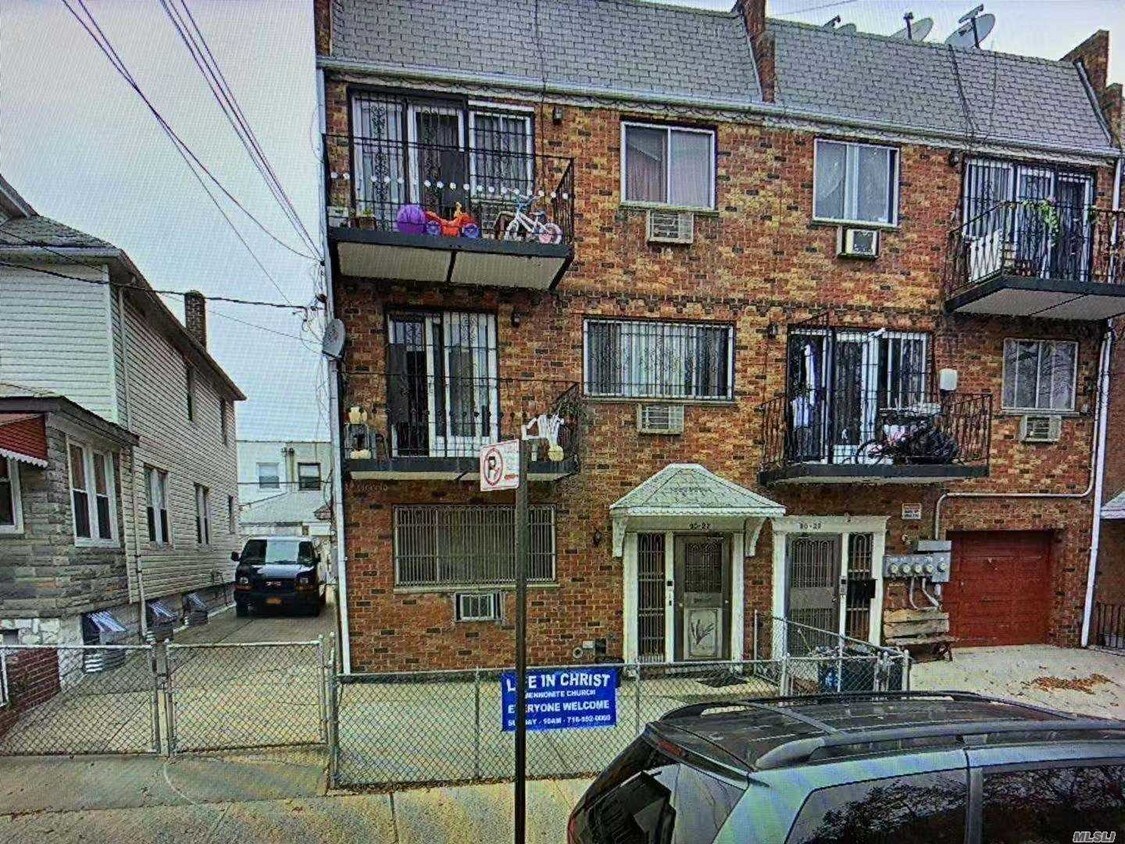 Primary Photo - 90-27-90-52 52nd Ave