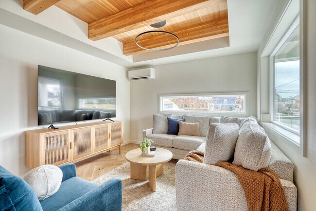 Foto del edificio - 5016 NE 26th Ave