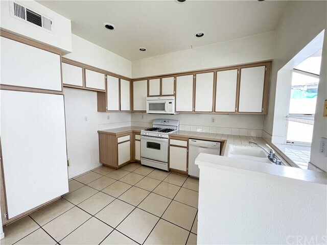 Building Photo - 2172 Los Ranchitos Rd