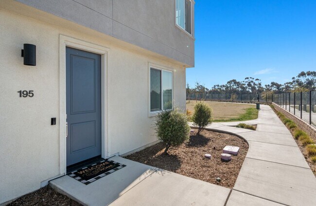 Building Photo - Recent Construction 4 Bedroom Townhome in ...