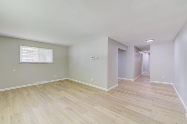 Foto del edificio - 4063 Esseldale Dr