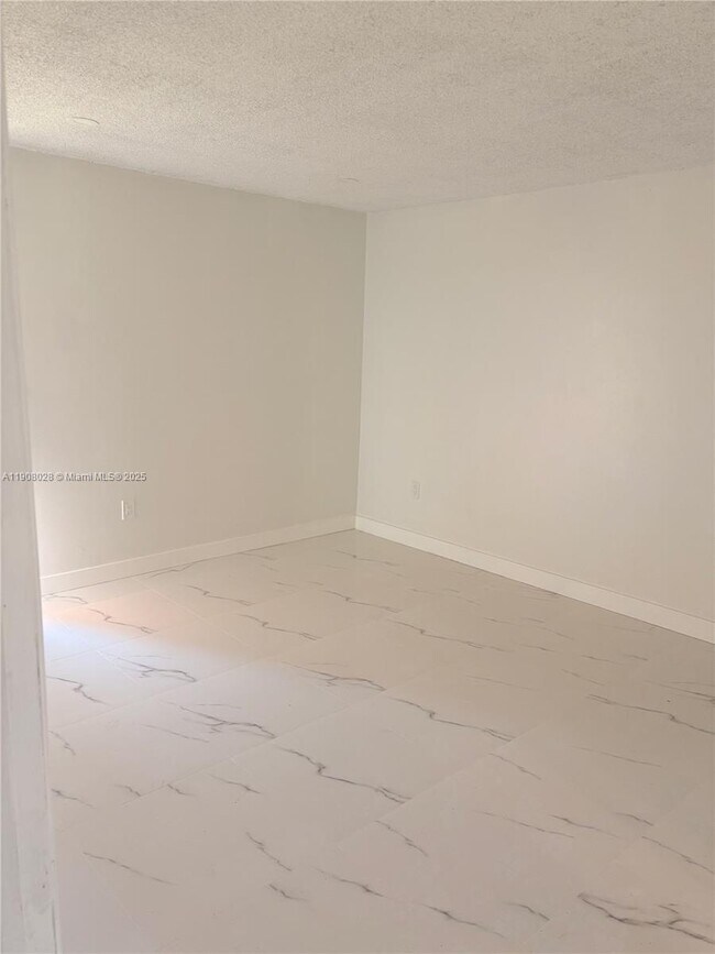 Foto del edificio - 4719 NW 7th St