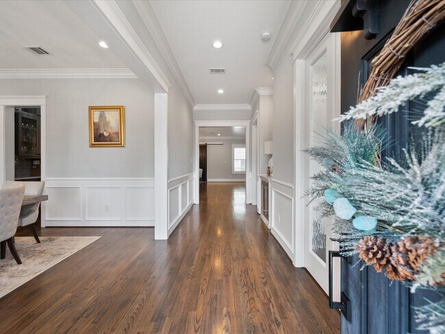 Foto del edificio - 331 E 26th St