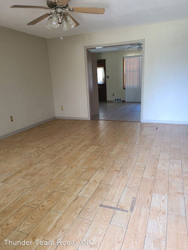 Foto del edificio - 2 br, 1 bath House - 3121 NW 66th Street