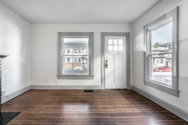 Building Photo - 2935 Ruckle St